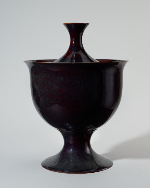 FOOTED TUREEN IN OXBLOOD