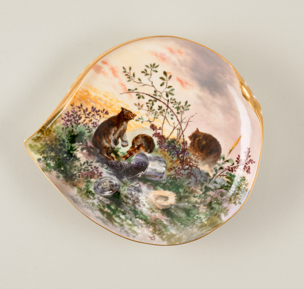 "HUCKLEBERRY" DESSERT OR FRUIT PLATE