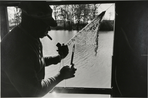 Fisherman ‘Butter’ Fields Weaving Fishnet, Mississippi