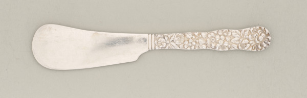 “Chrysanthemum” Butter Spreader