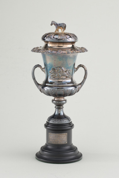 "THE LEONARD RICHARD STAKES" TROPHY