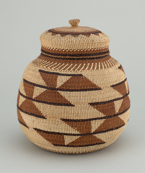 Basket with lid