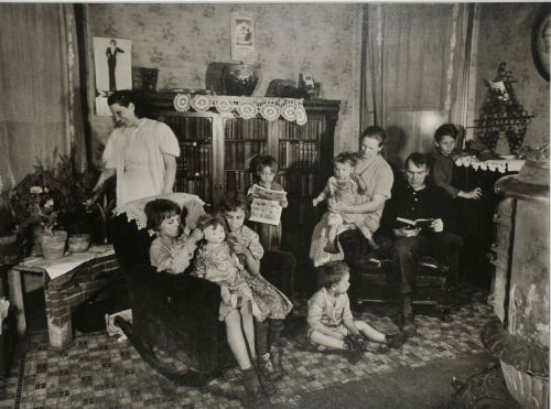 HOW A WPA WORKER LIVES