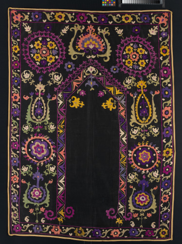 Small Embroidered Hanging or Prayer Mat (nimsuzani or djoinamaz)