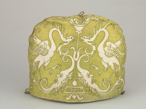 TEA COSY WITH RENAISSANCE REVIVAL DESIGN