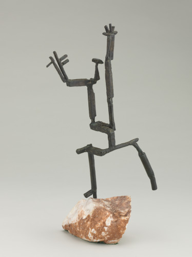 DANCER POSING AS A DAISY