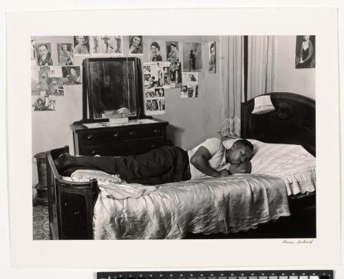 HARLEM 1940, MAN IN BED