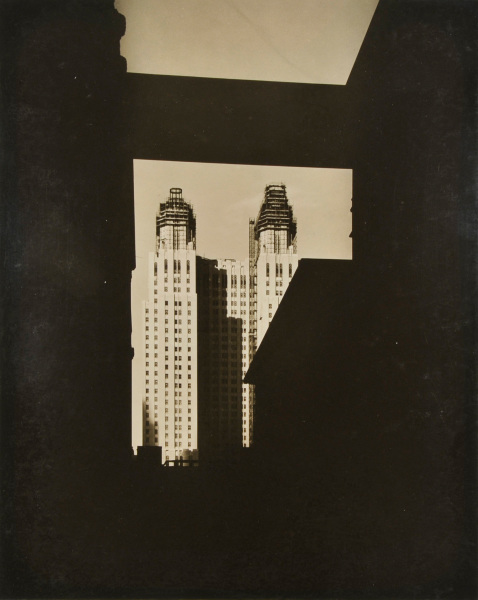 WALDORF ASTORIA/TOPPING OUT