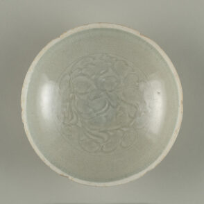 Bowl with Unglazed Foliate Rim and Peony Design at Center