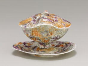 Covered Sauce Tureen with Stand