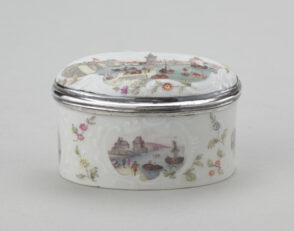 Oval Snuffbox