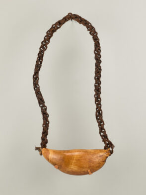 Presentation Whale Tooth (Tabua)