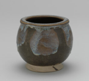 Jar with Suffused Splashes in the Form of Petals