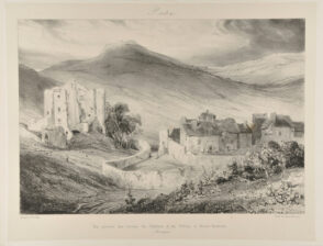 Vue générale des ruines du château et du village de Saint- Nectaire