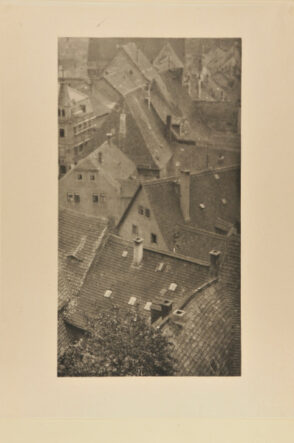 Over the House Tops, Missen