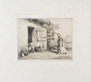 Femme faisant rentrer des porcs dans une porcherie